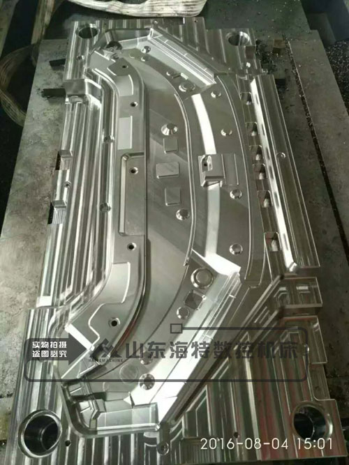 數(shù)控龍門(mén)銑床汽車(chē)模具客戶實(shí)拍